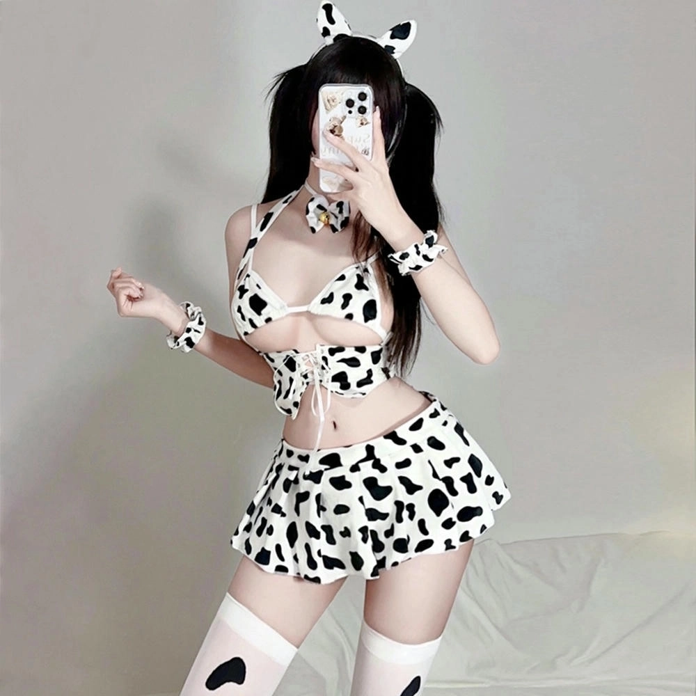 hình cosplay bò sữa style anime