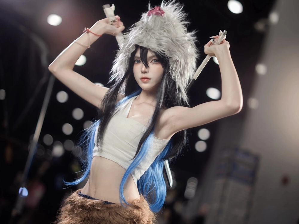 hình inosuke cosplay cận cảnh