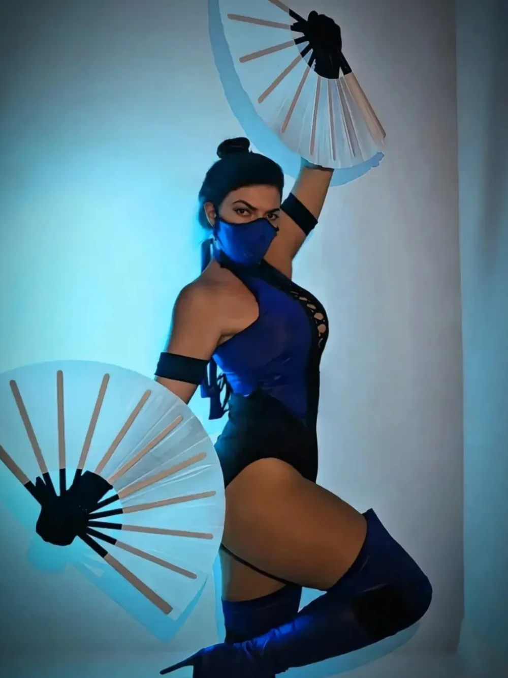 hình kitana cosplay anime