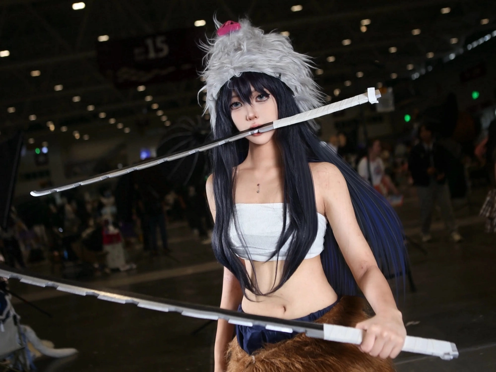 inosuke cosplay phiên bản người thật