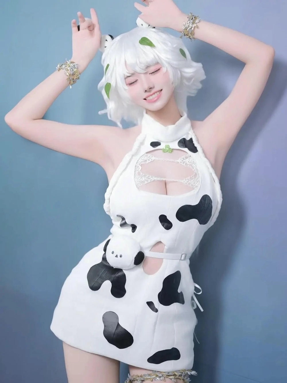 trang phục cosplay bò sữa cute