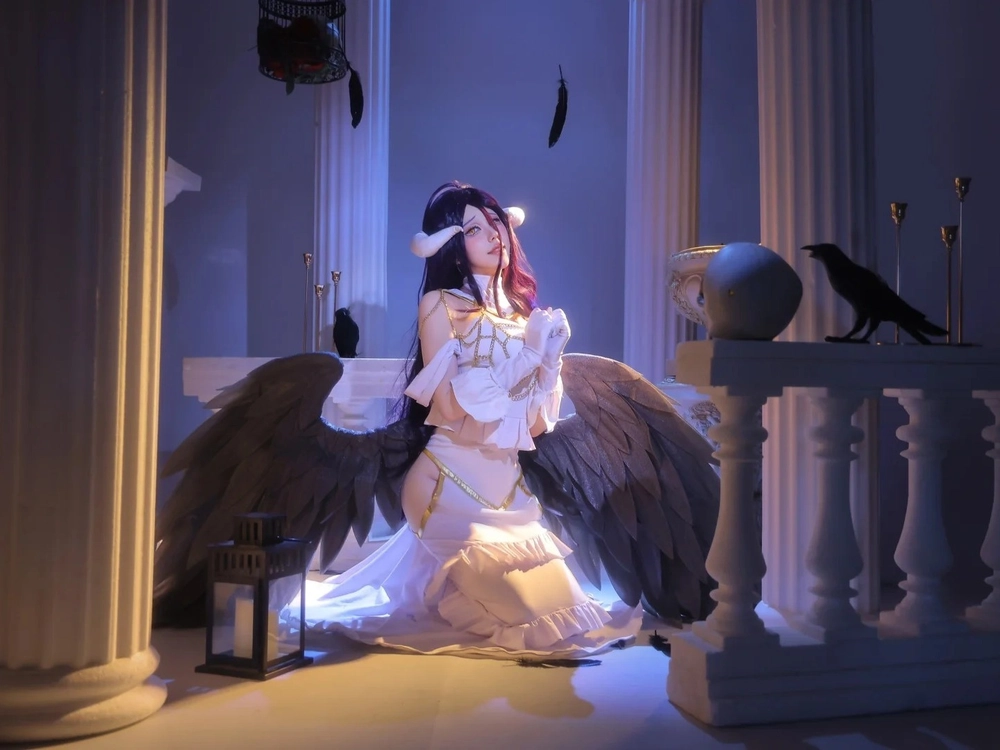Overlord Albedo Cosplay bản ngoài đời