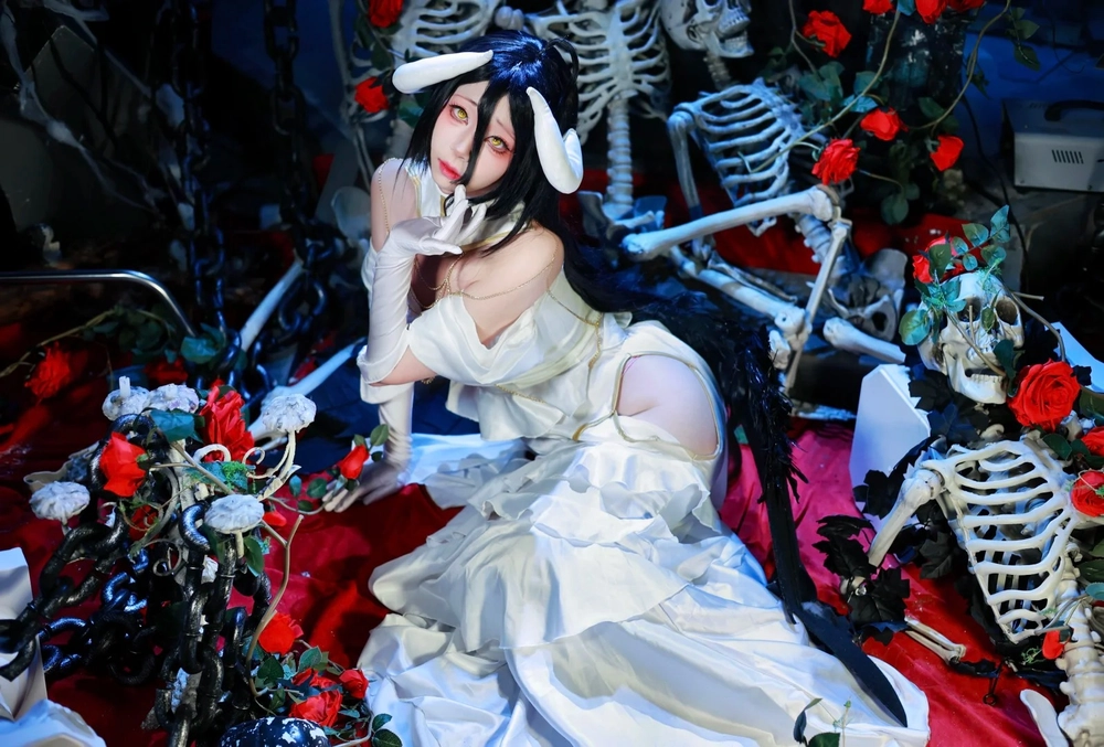 albedo cosplay phiên bản overlord