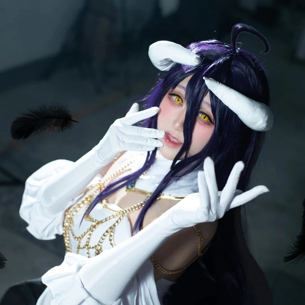 albedo cosplay tạo hình ác quỷ