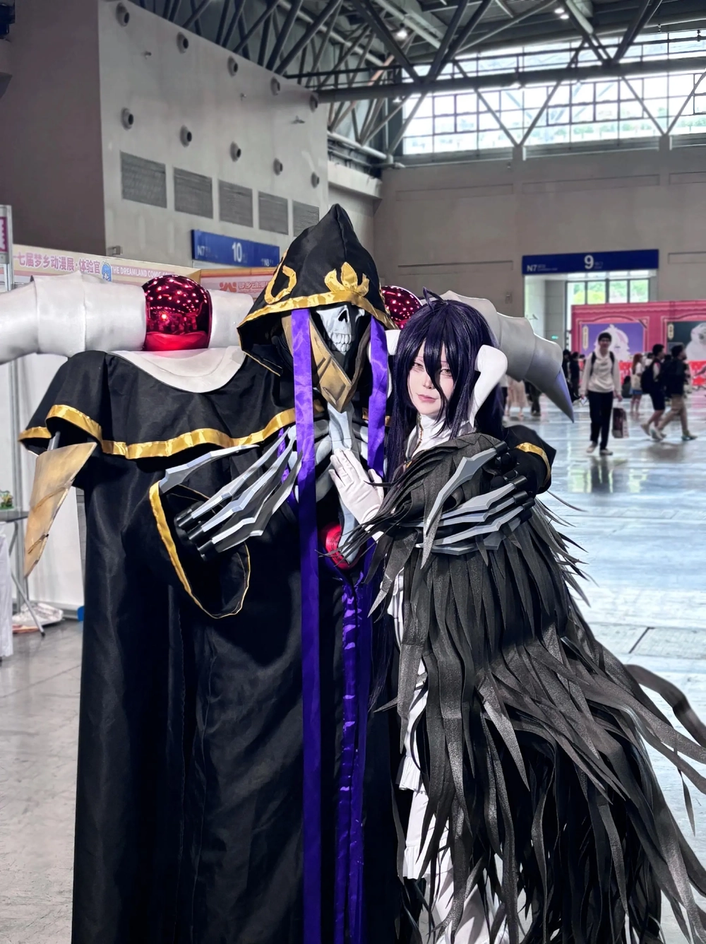 albedo overlord cosplay cánh đen nổi bật