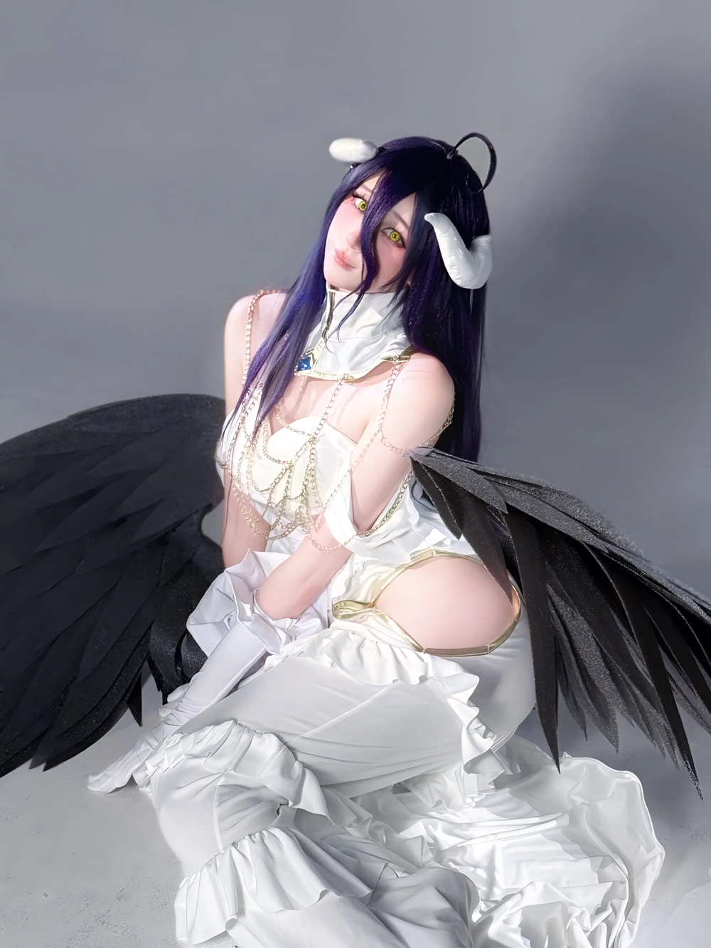 ảnh cosplay albedo full trang phục