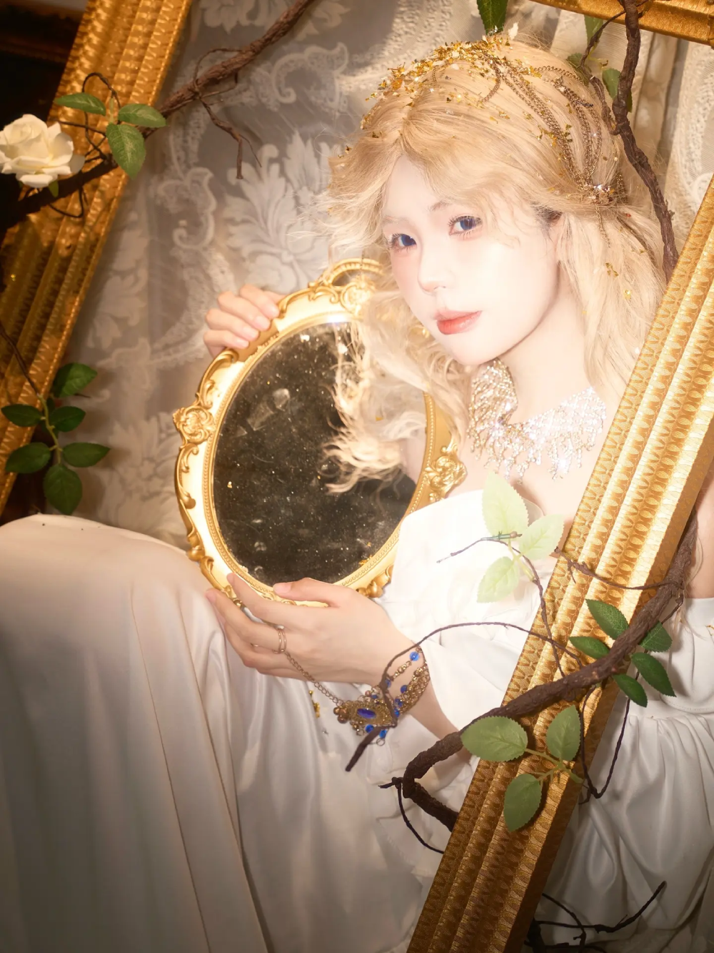 ảnh cosplay aphrodite concept cổ điển