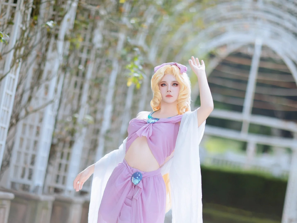 cosplay aphrodite phong cách châu âu