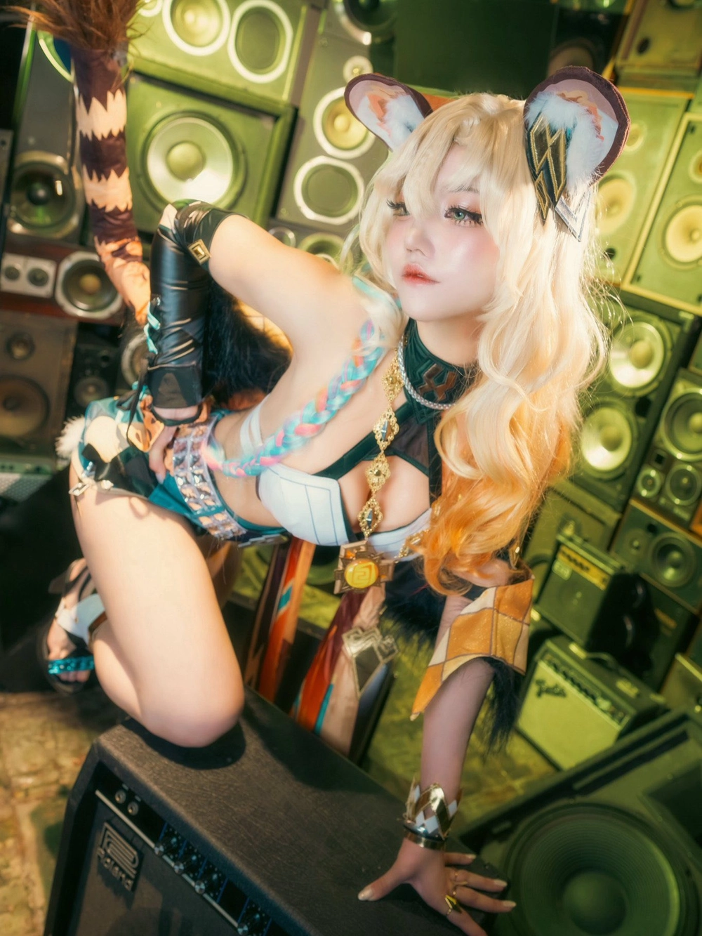 genshin xilonen cosplay ấn tượng