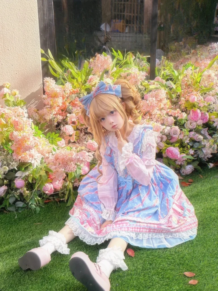 Loli cosplay anime dễ thương