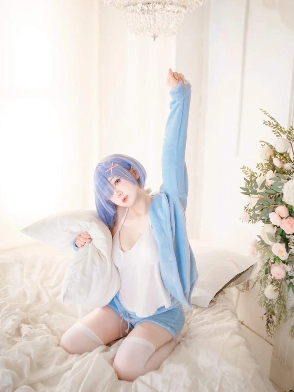 đồ ngủ cosplay hầu gái dễ thương chụp cận cảnh
