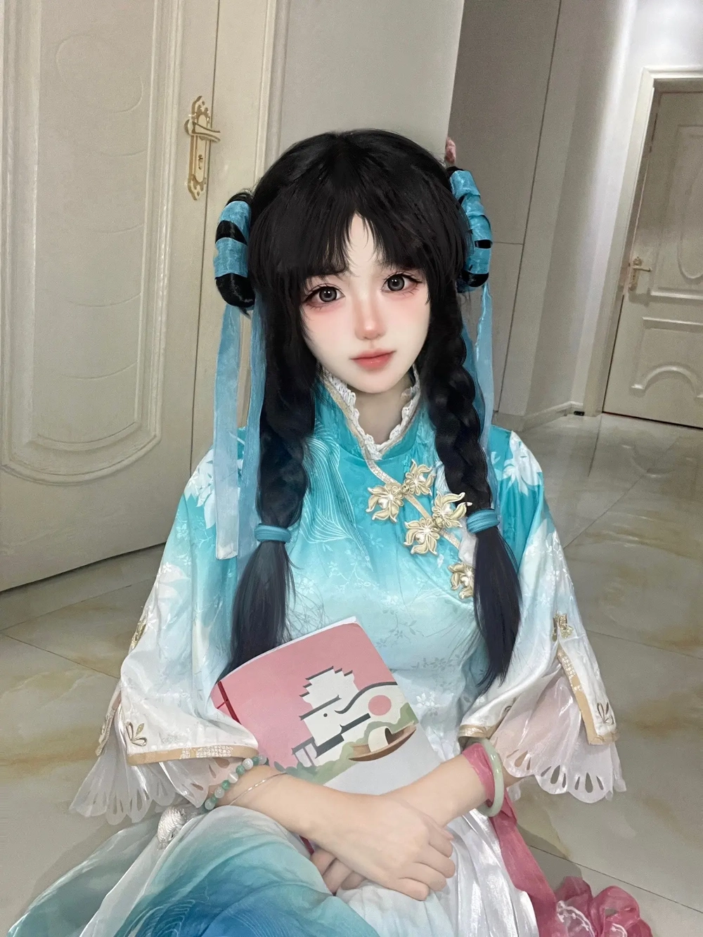 gái cosplay anime chụp hình ngoại cảnh