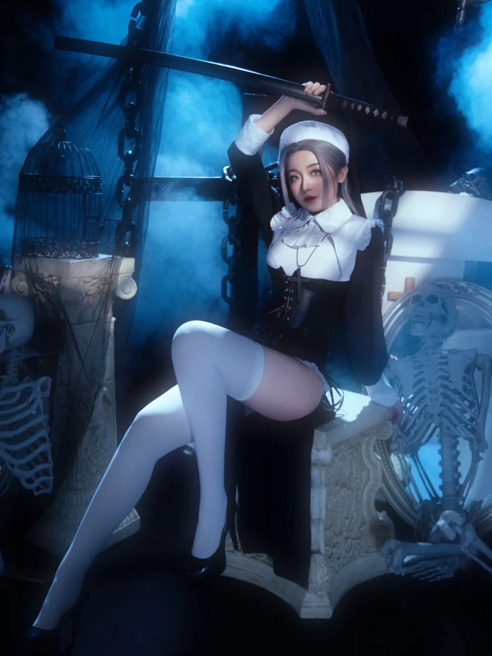 ảnh cosplay nữ tu sĩ chất lượng 4K