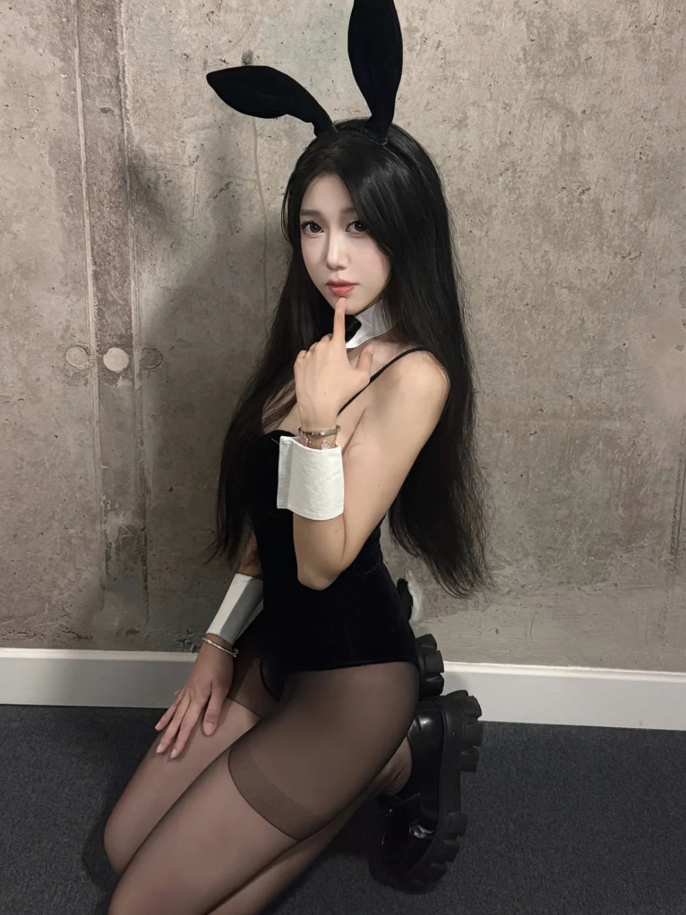 ảnh gái xinh cosplay thỏ đen hot girl