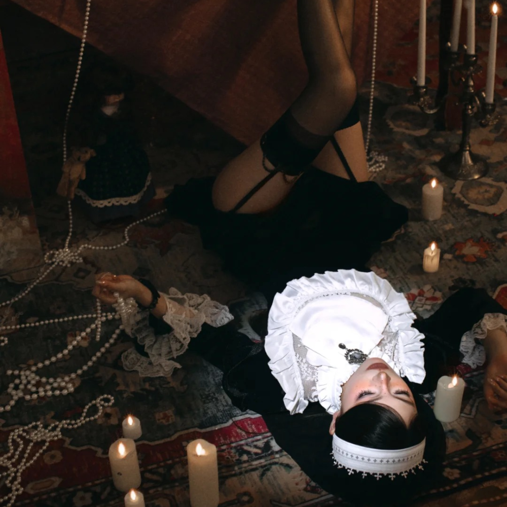 cosplay nữ tu concept gothic ấn tượng