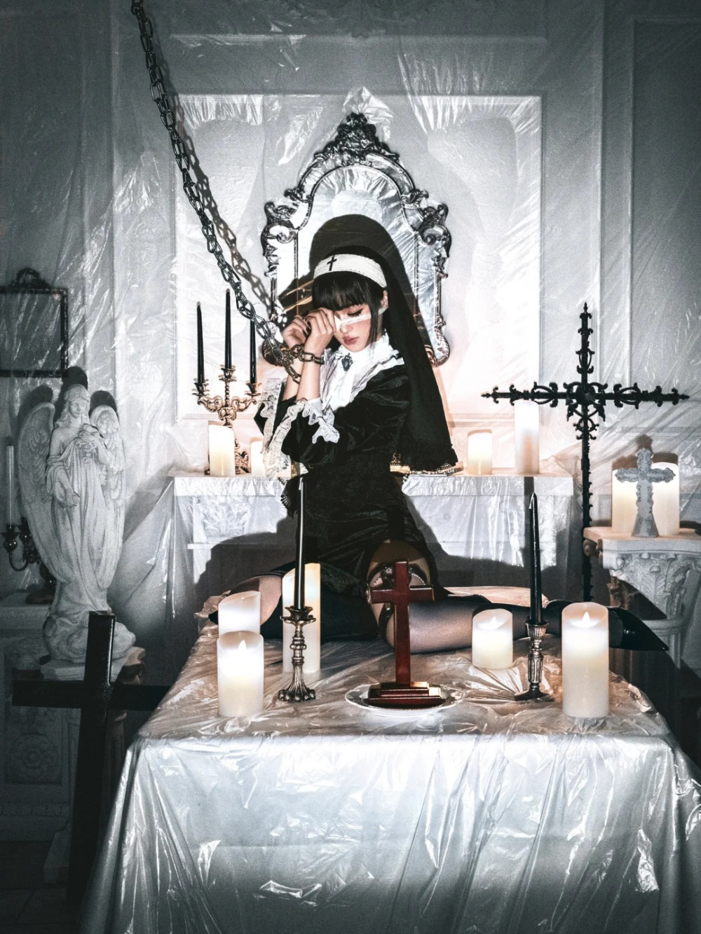 cosplay nữ tu nhẹ nhàng và thanh lịch