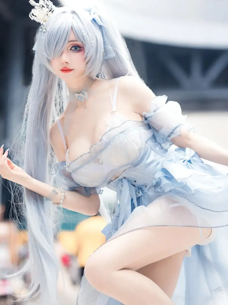 cosplay vú to góc chụp đẹp