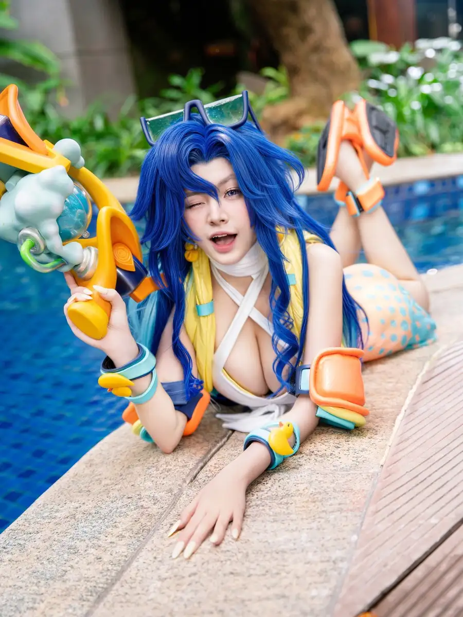 cosplay vú to quyến rũ nổi bật