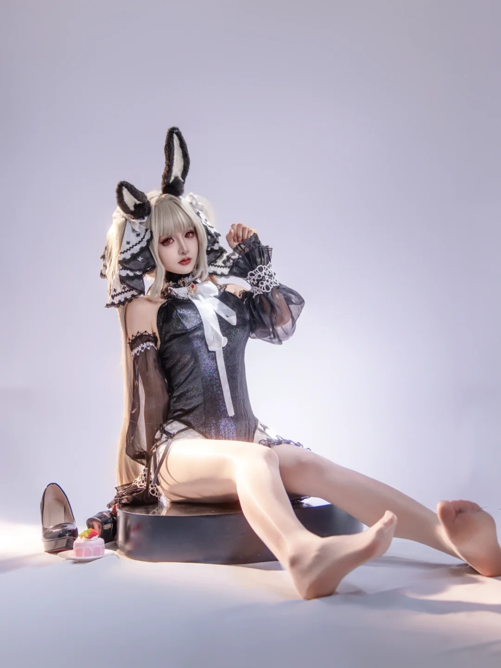 gái xinh cosplay thỏ đen phong cách anime
