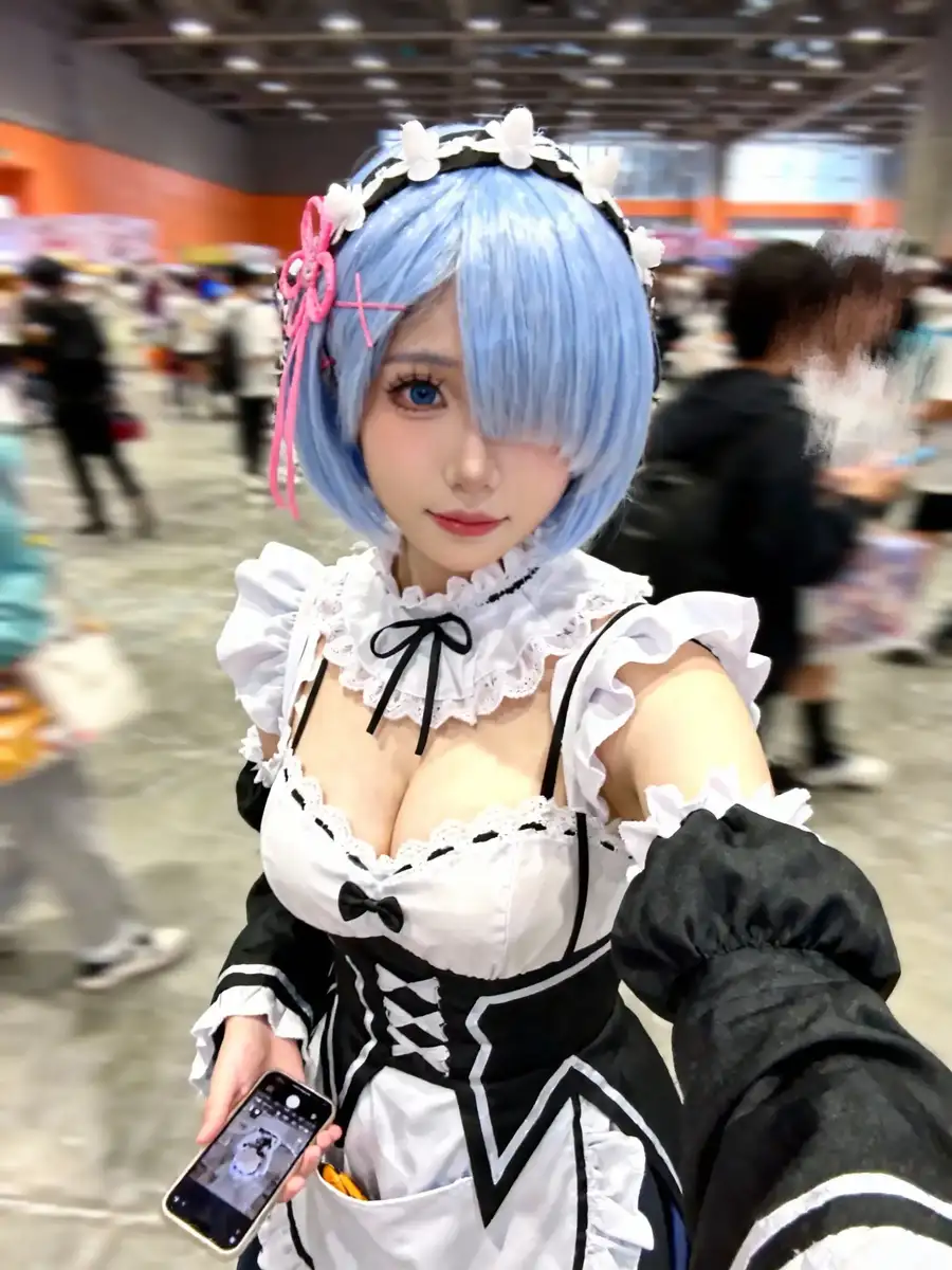 gái xinh cosplay vú to phong cách Nhật Bản