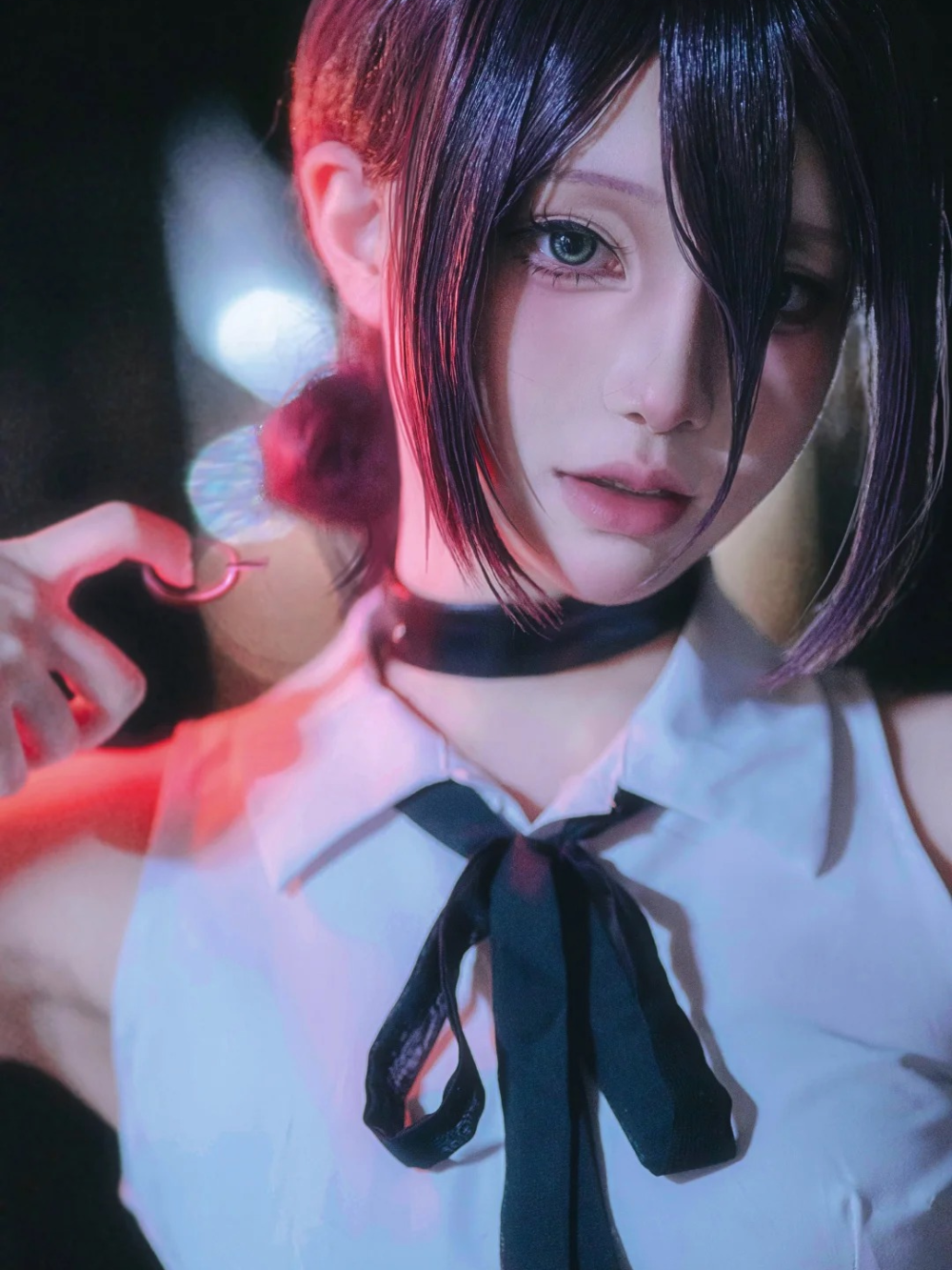 reze chainsaw man cosplay look lạnh lùng