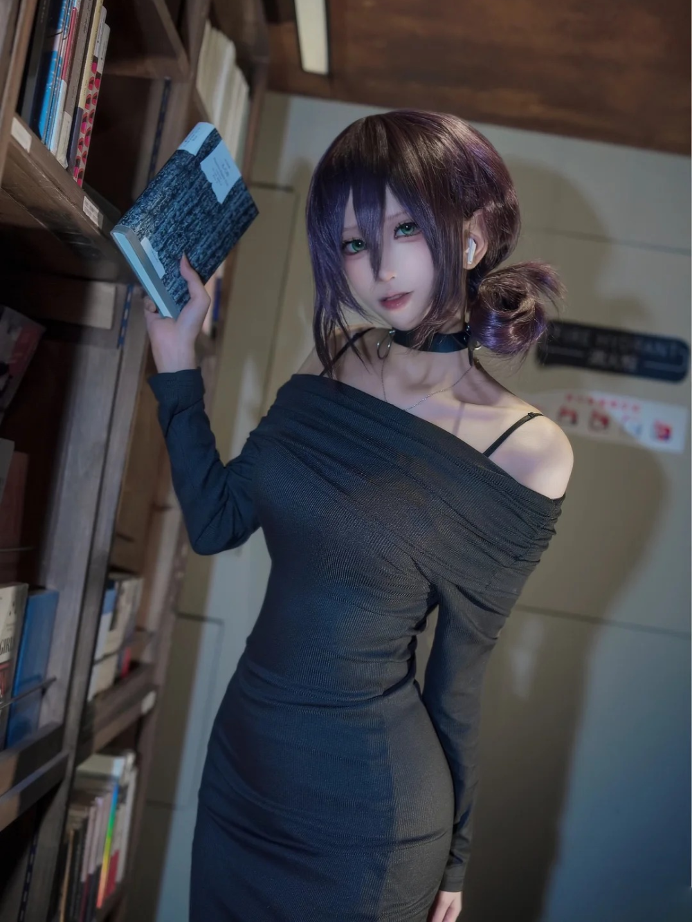 reze cosplay thần thái bí ẩn