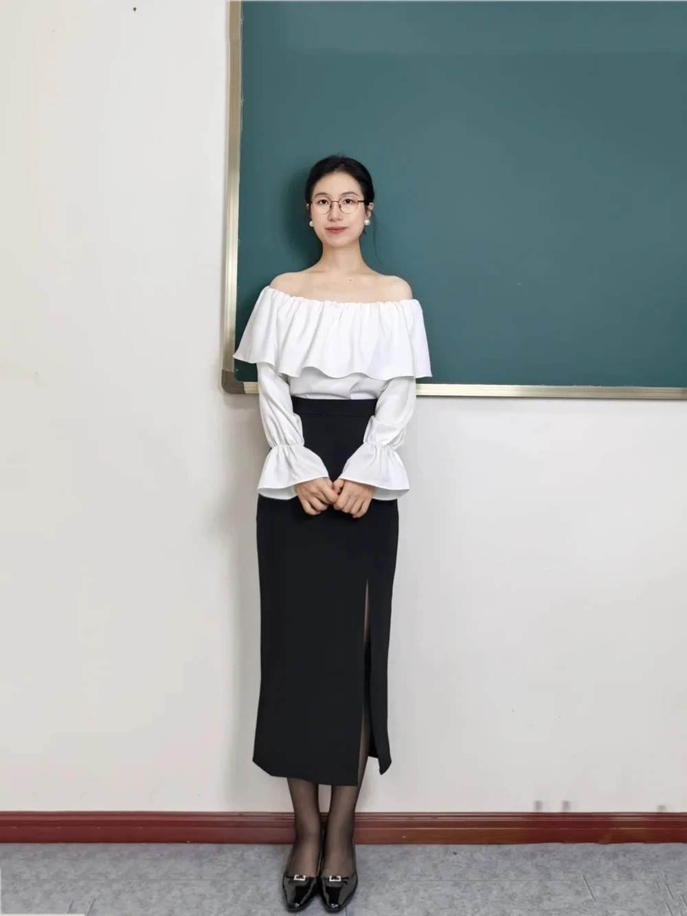 ảnh đẹp cosplay cô giáo gợi cảm