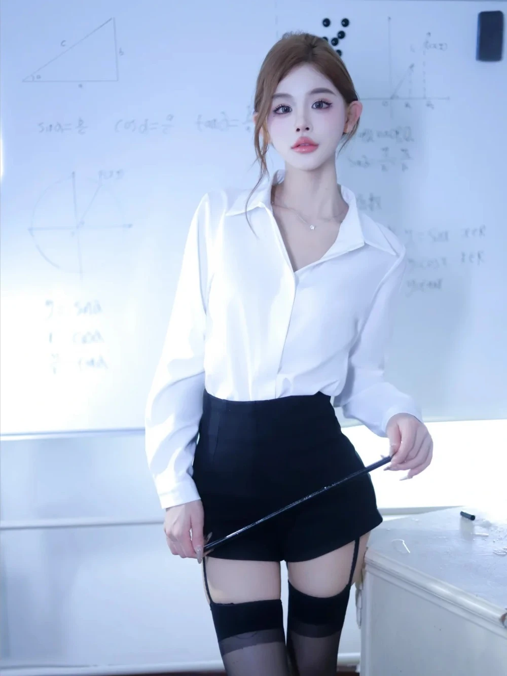 tải ảnh cô giáo cosplay miễn phí